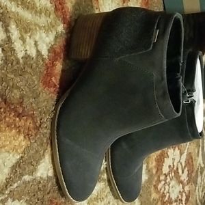 TOMS Fogged Iron Grey Silver Booties